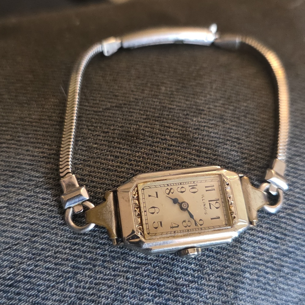 Illinois Silver-tone Vintage Rectangular Wristwat… - image 2